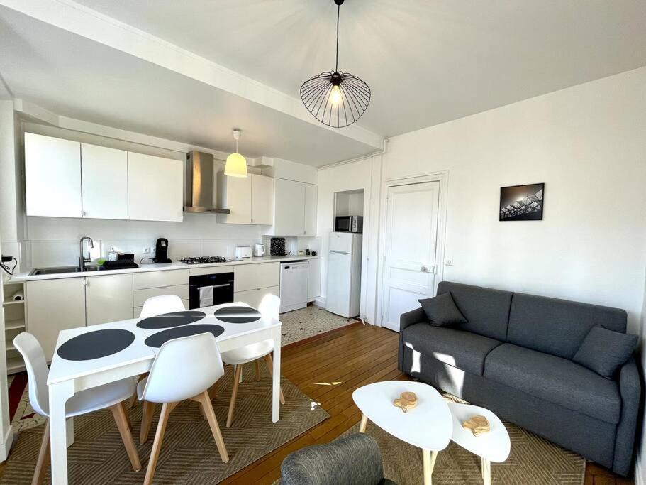 - Chez Sebastien * Fontainebleau