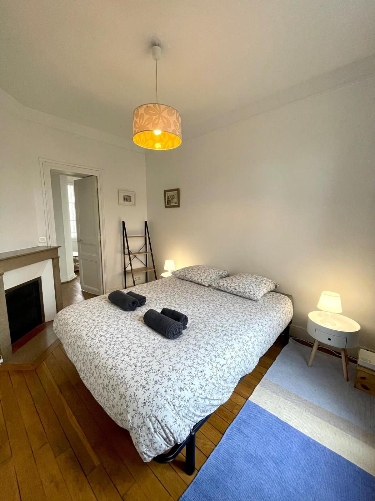 - Chez Sebastien Fontainebleau