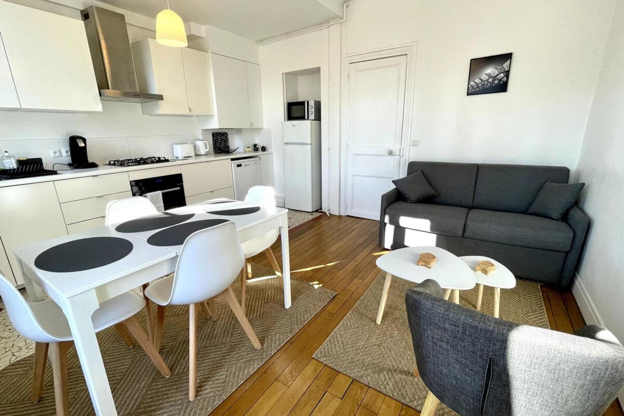 - Chez Sebastien * Fontainebleau