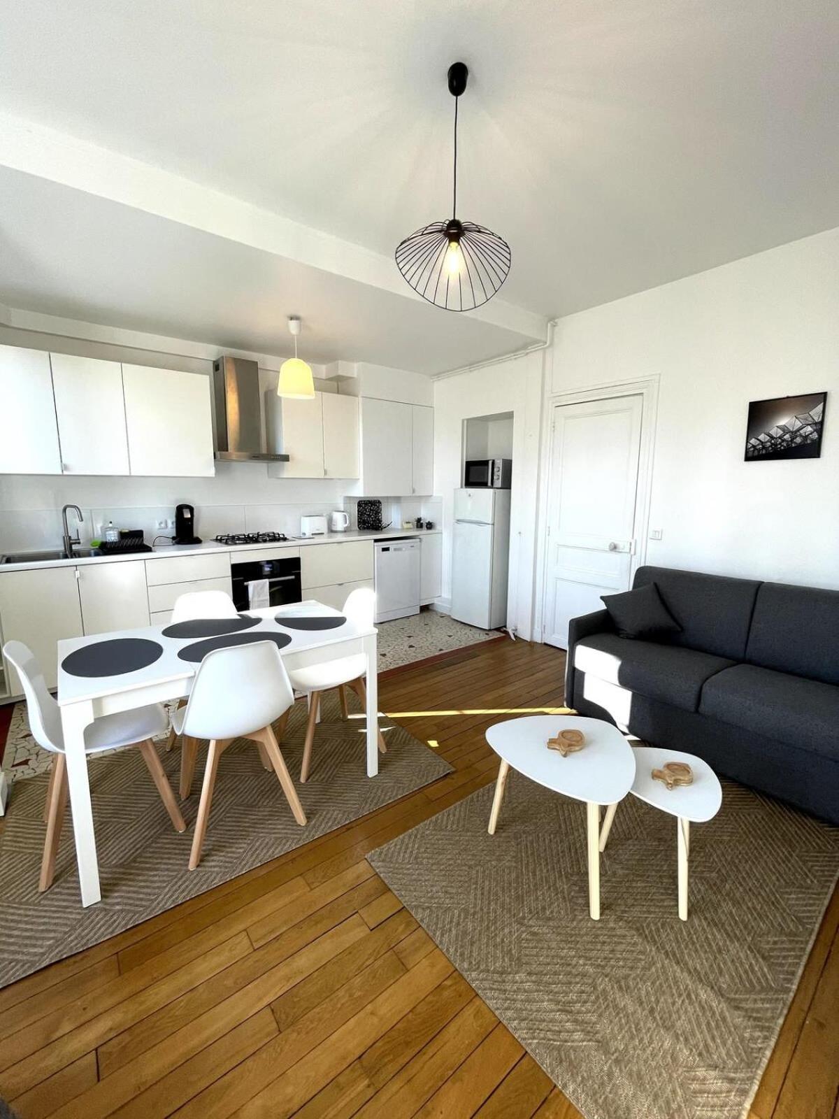 - Chez Sebastien Apartment